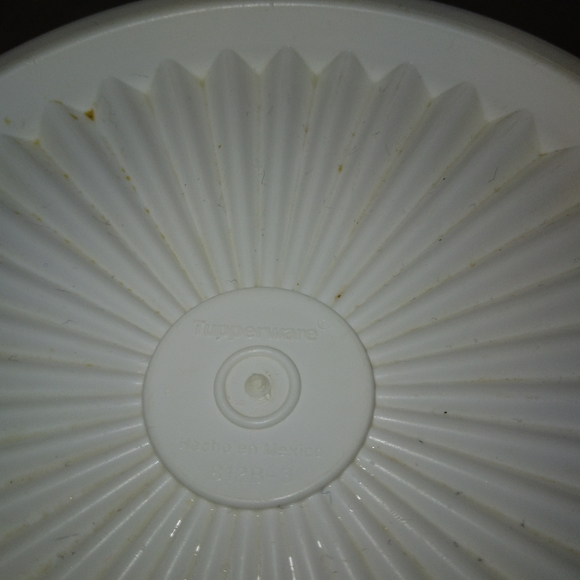 TUPPERWARE Whit Servalier Canister Replacement Lid, 812B-3 - Picture 2 of 4
